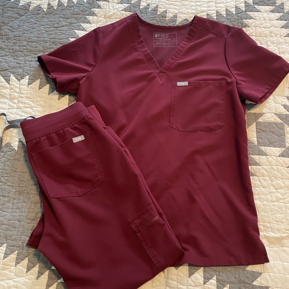 Figs Maroon Technical Collection Scrub set